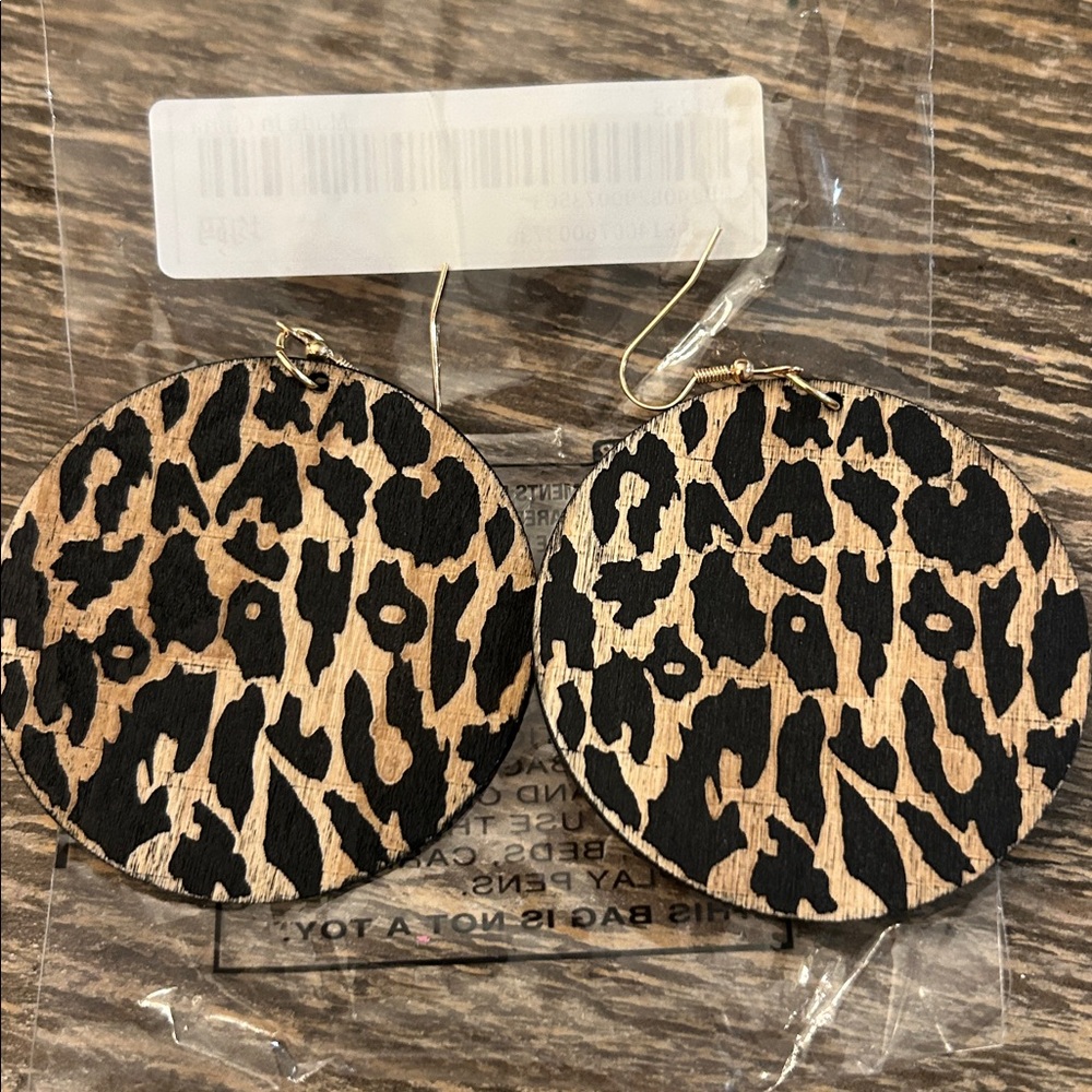 Leopard Print Round Drop Earrings - Tan & Black